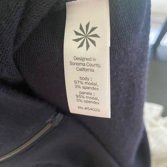 Athleta Cozy Soft Navy Sleveless Zip Up Vest With Ties, Pockets, Hood Size XS - Picture 8 of 9